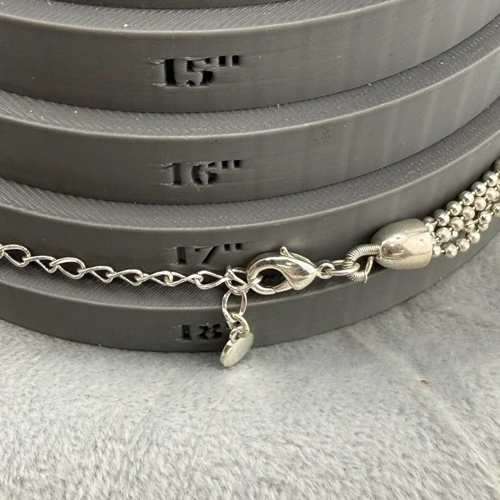 Liz Claiborne Chunky Necklace Silver‎ Tone White Glass Bead 18